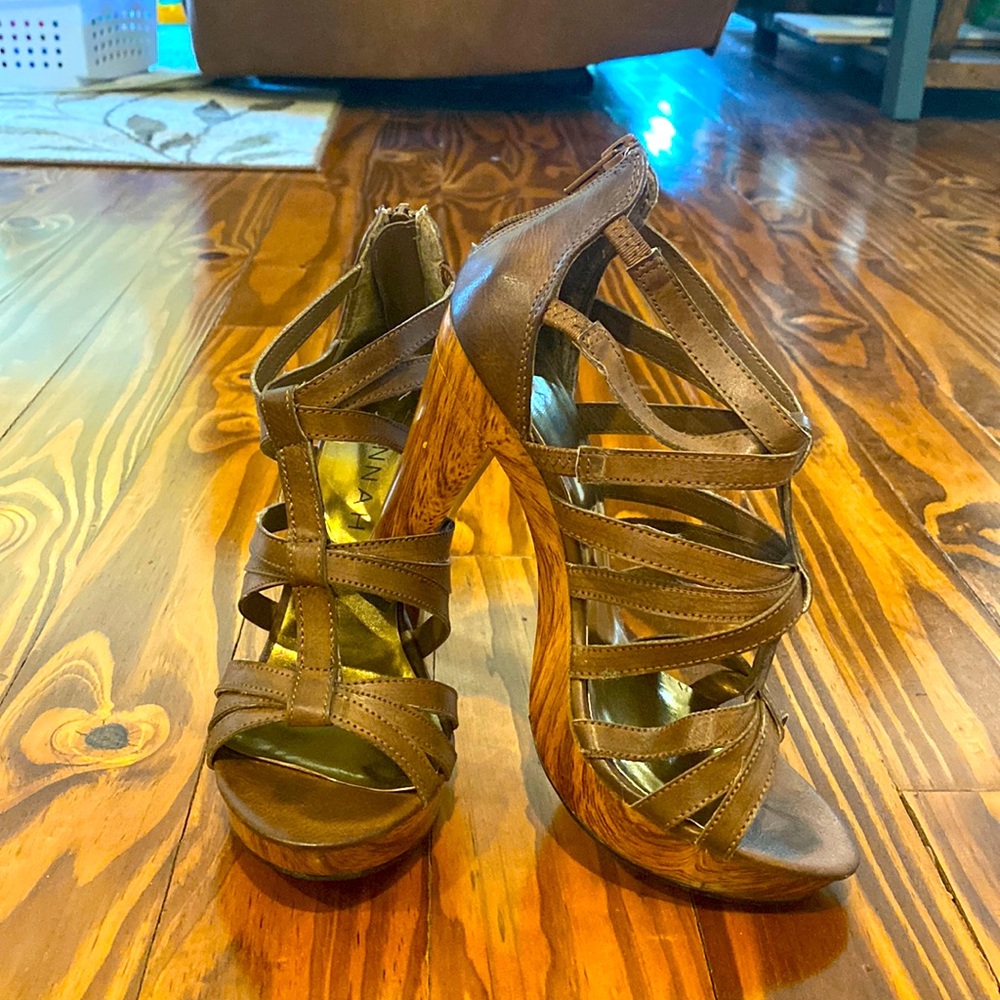 Hannah Brown Heels Size 7